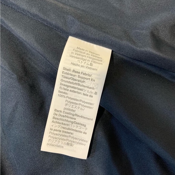 Jcrew navy puffer vest with snap pockets - Picture 4 of 7